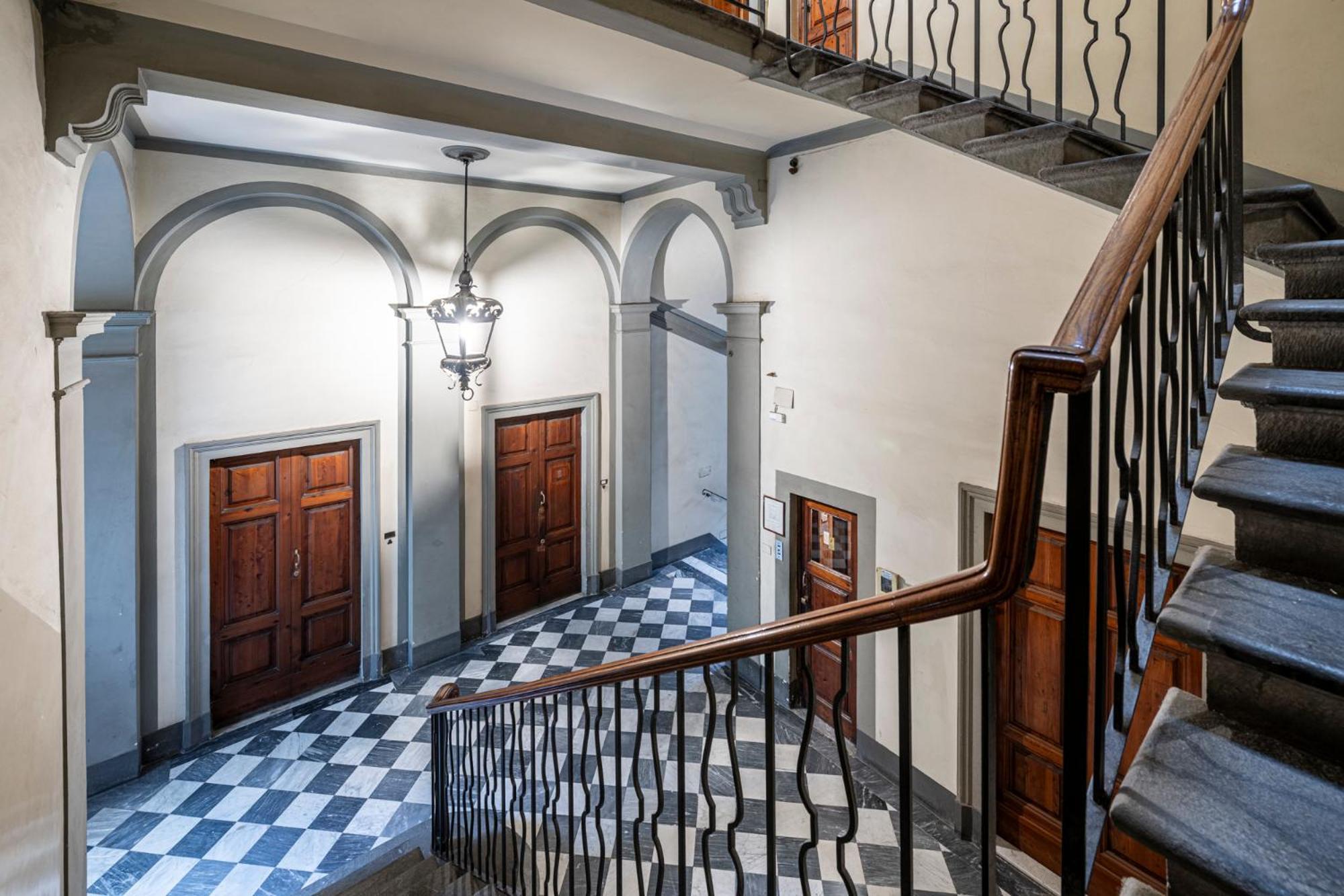 פירנצה Cherubini Palace Thematic Apartment מראה חיצוני תמונה