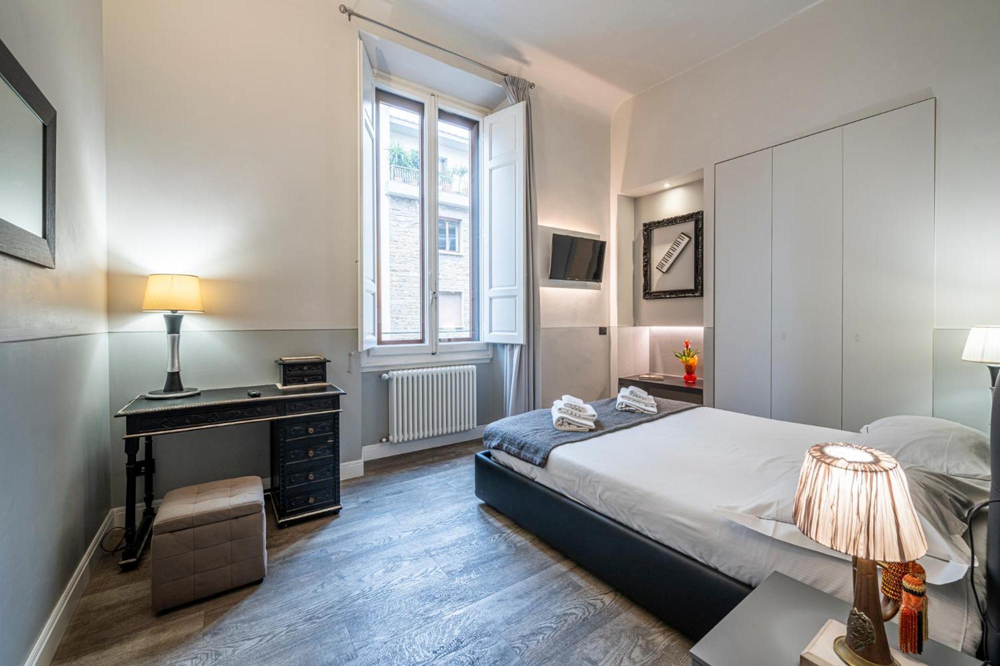 פירנצה Cherubini Palace Thematic Apartment מראה חיצוני תמונה
