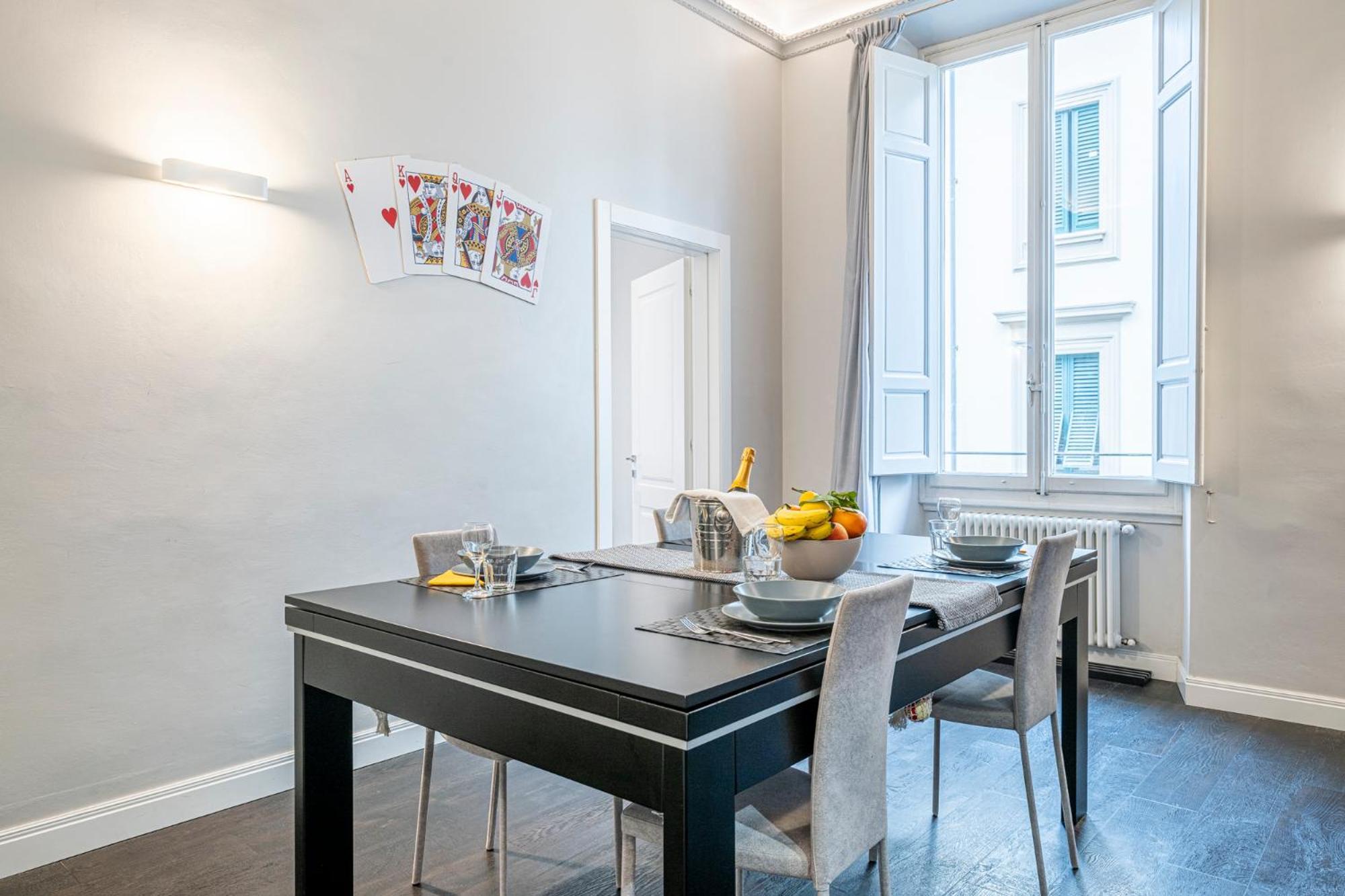 פירנצה Cherubini Palace Thematic Apartment מראה חיצוני תמונה