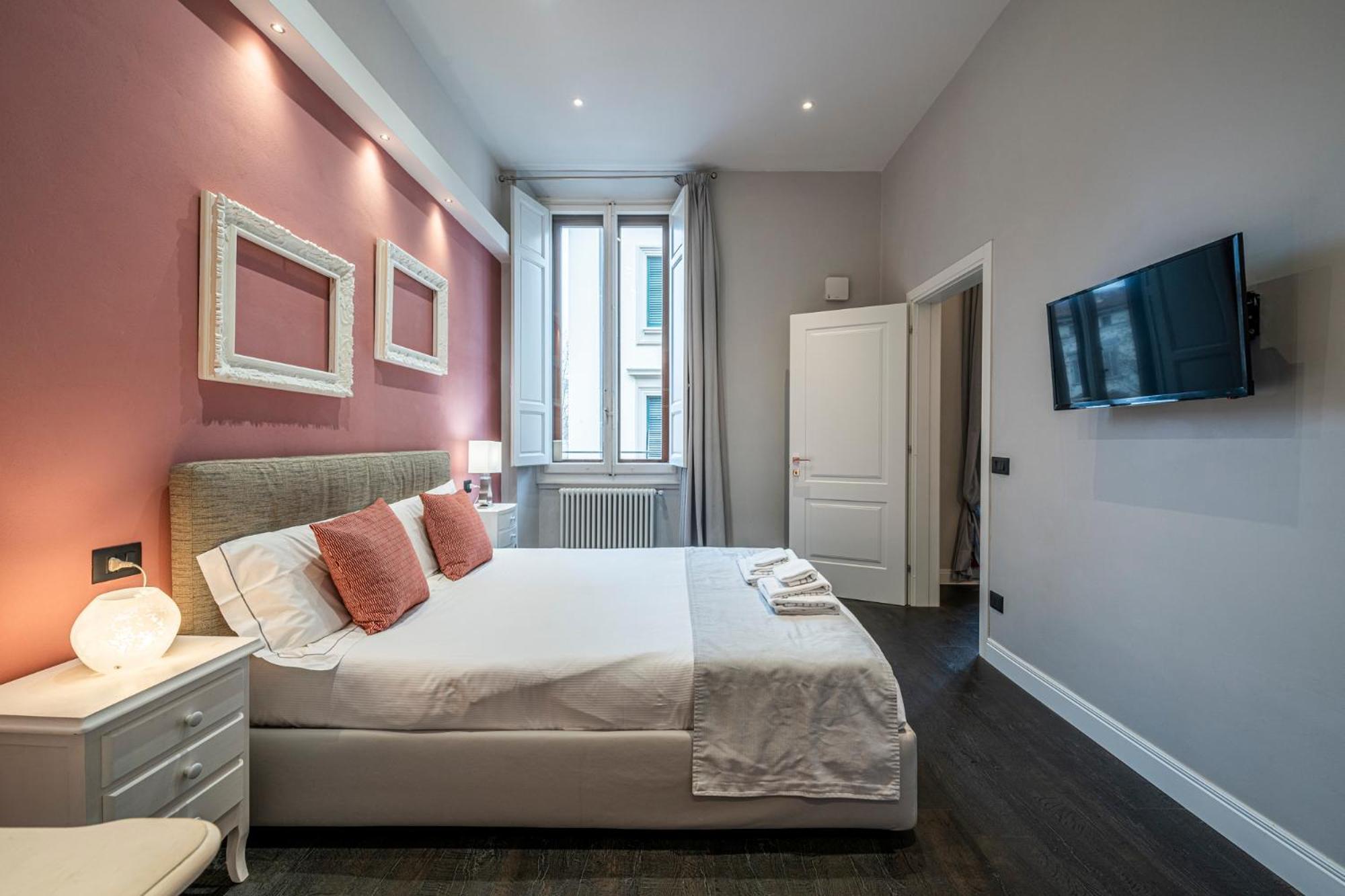 פירנצה Cherubini Palace Thematic Apartment מראה חיצוני תמונה