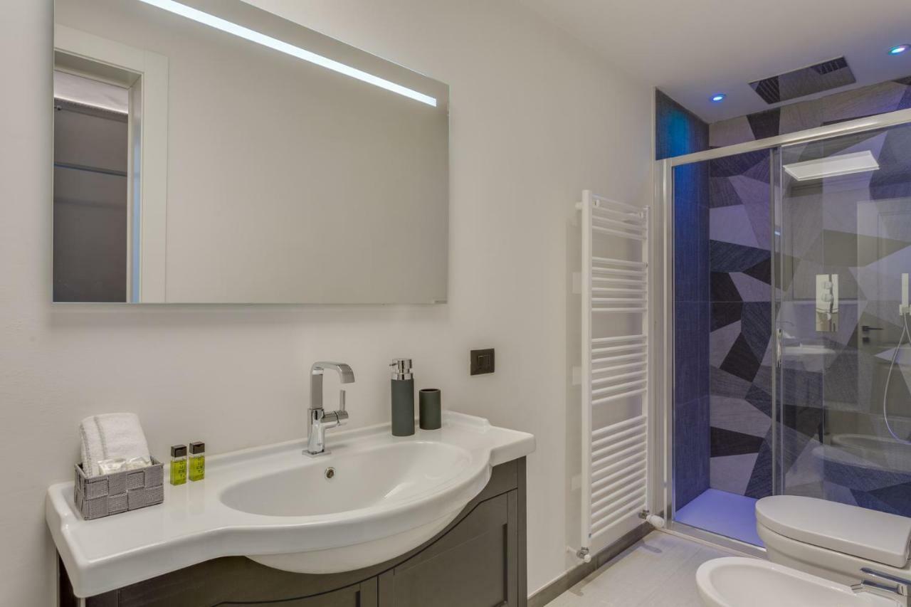 פירנצה Cherubini Palace Thematic Apartment מראה חיצוני תמונה